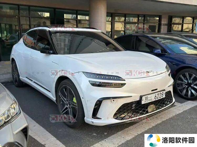 捷尼赛思GV60纯电SUV新貌曝光：外观内饰焕新，27寸双联屏抢眼